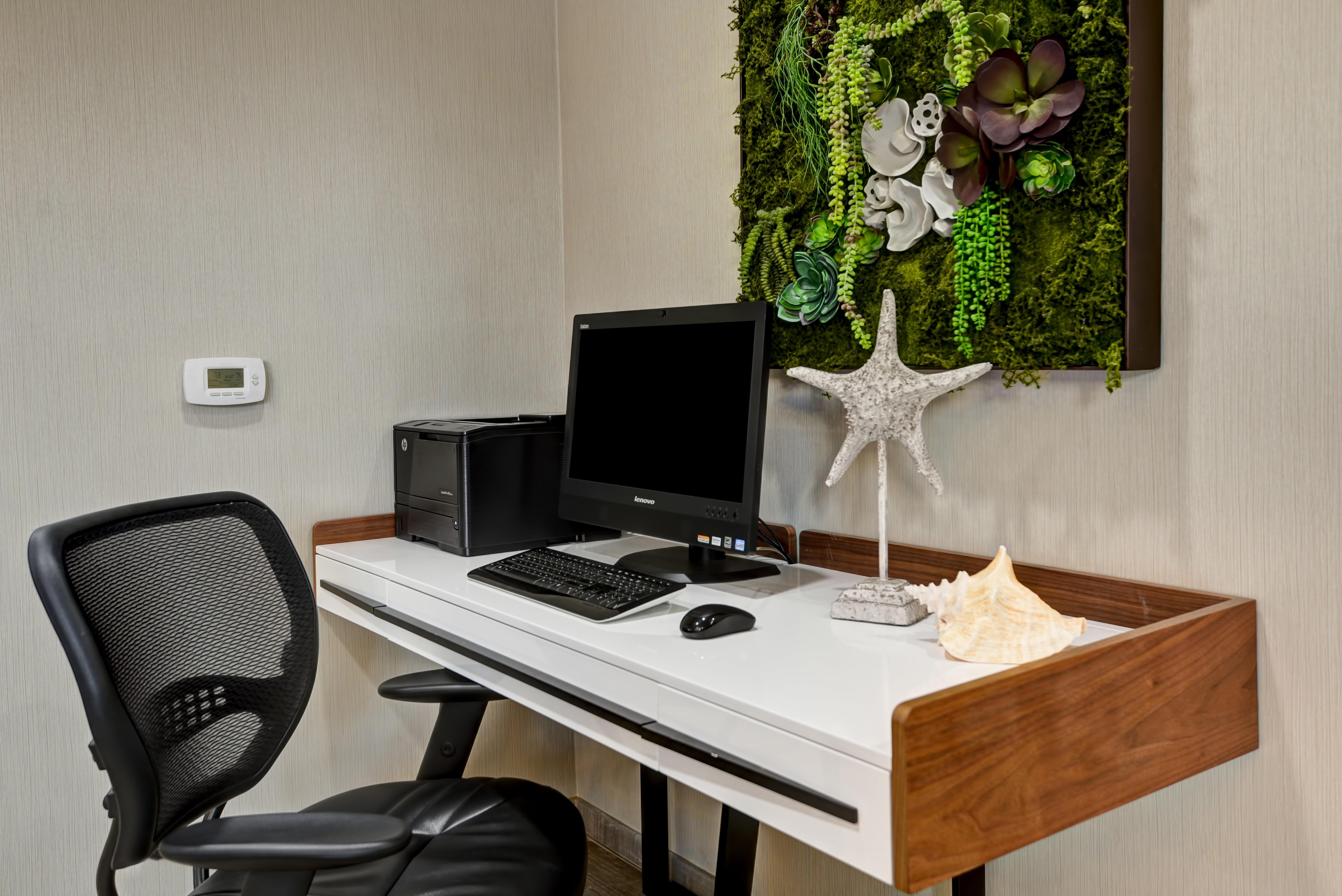Holiday Inn Express Newport Beach By Ihg Zewnętrze zdjęcie